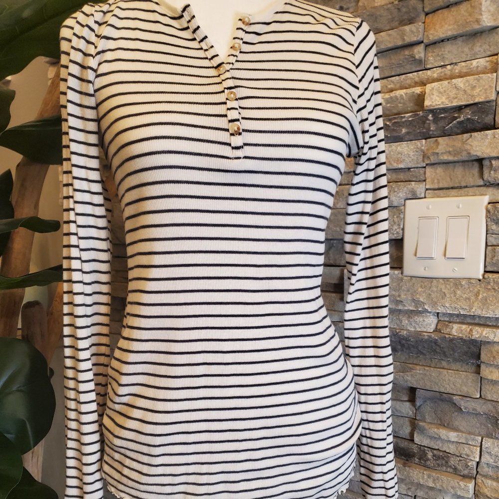 H&M Ribbed Henley Top - Picture 2 of 7